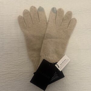 NAADAM Cream Knit Gloves with Gray Tips